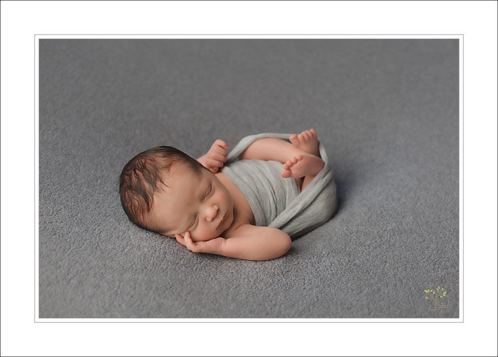 Puyallup newborn photographer